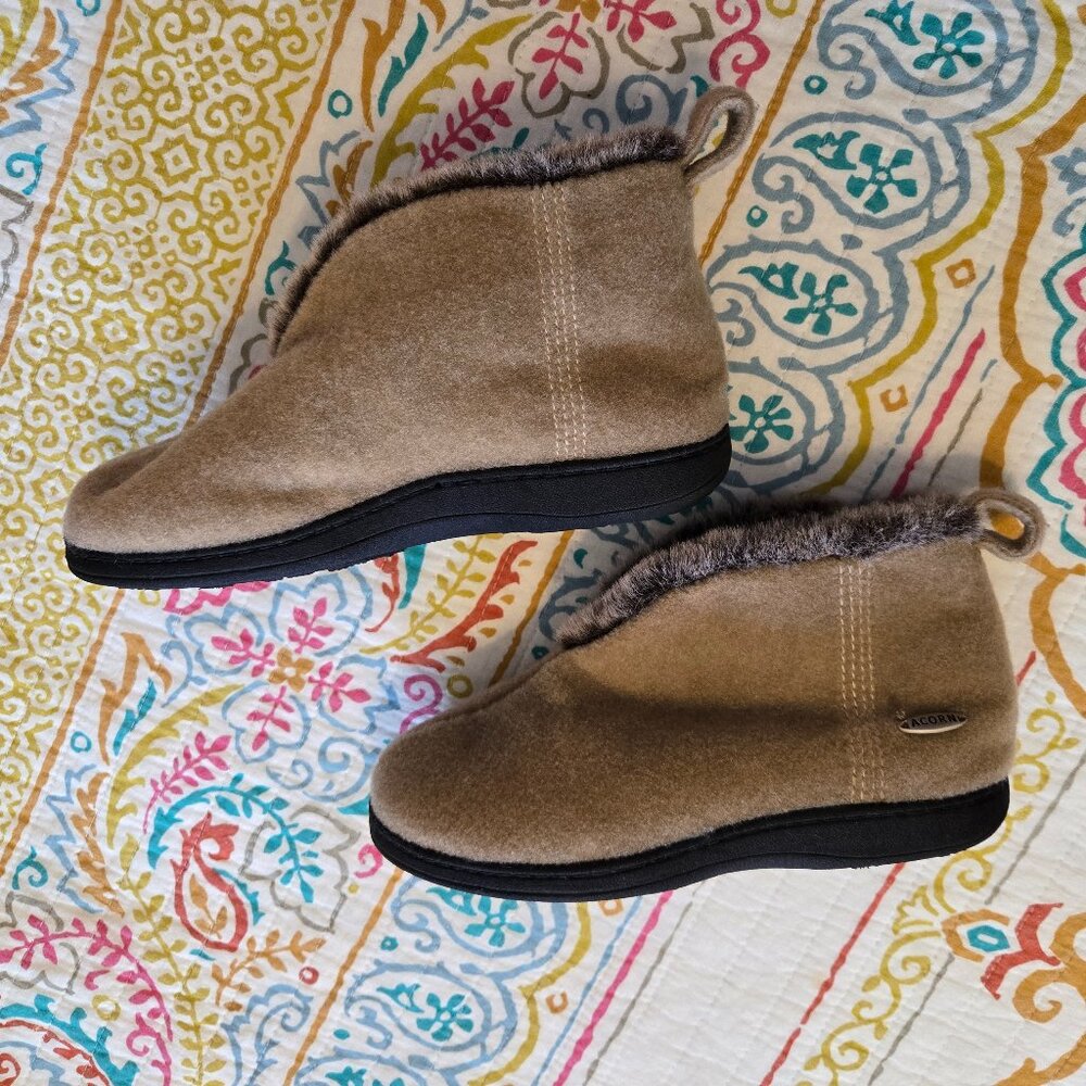 Acorn Faux Fur Lined Slippers - Size 5-6